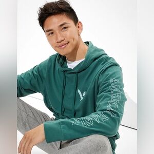AE Men’s Green Super Soft Graphic Hoodie